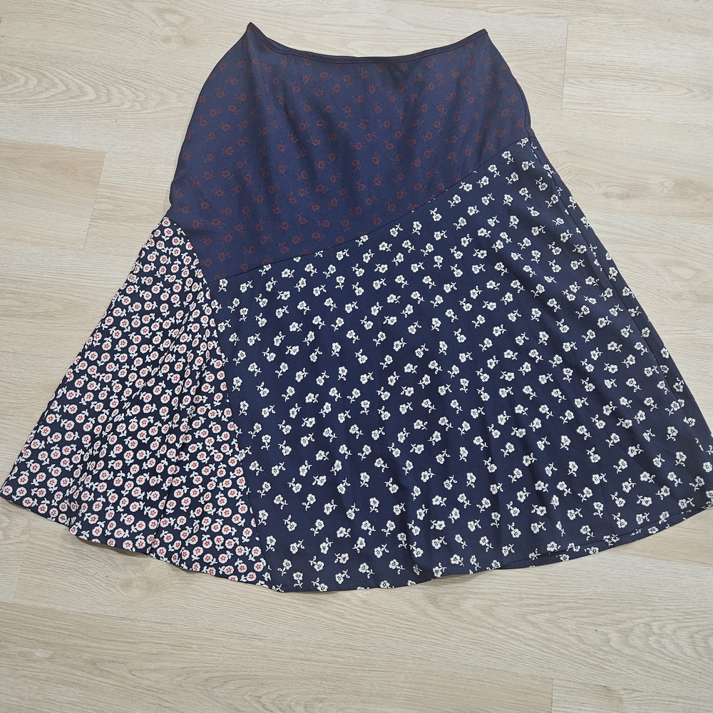 Talbots Women's Pieced Floral Midi Skirt, Blue, Red, White, Lined, Size 8P - Picture 3 of 8